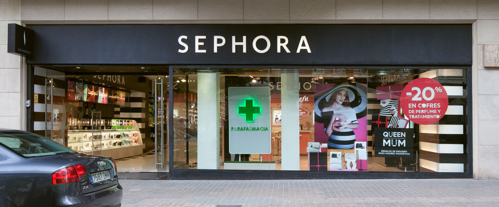 La perfumería Sephora de Rambla (Barcelona) con nueva sección de parafarmacia.