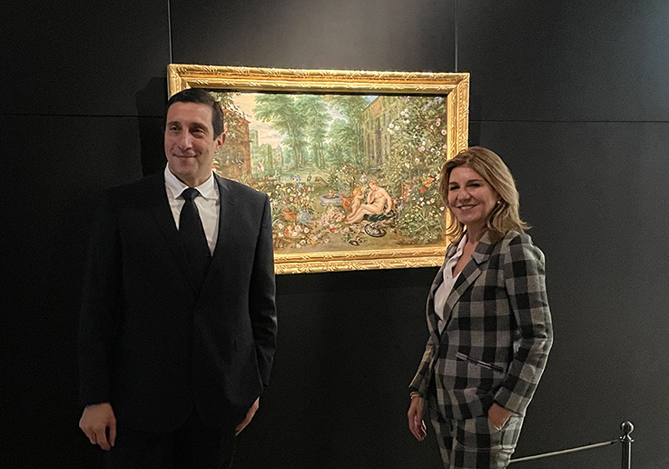 Gregorio Sola, perfumista de Puig y académico de la Academia del Perfume, junto a Val Díez,